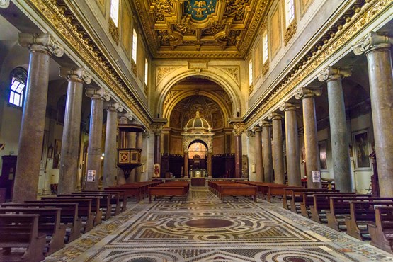 San Crisogono Trastevere Interieur