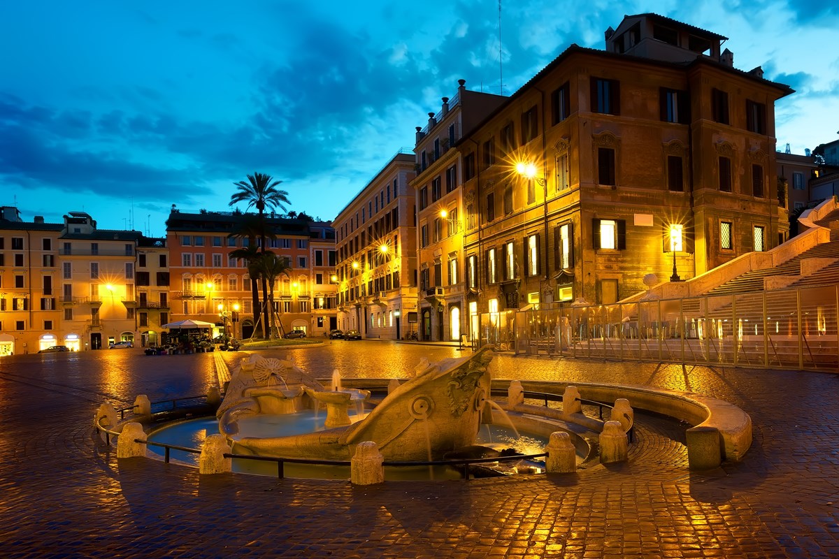 Piazza di Spagna in de avond